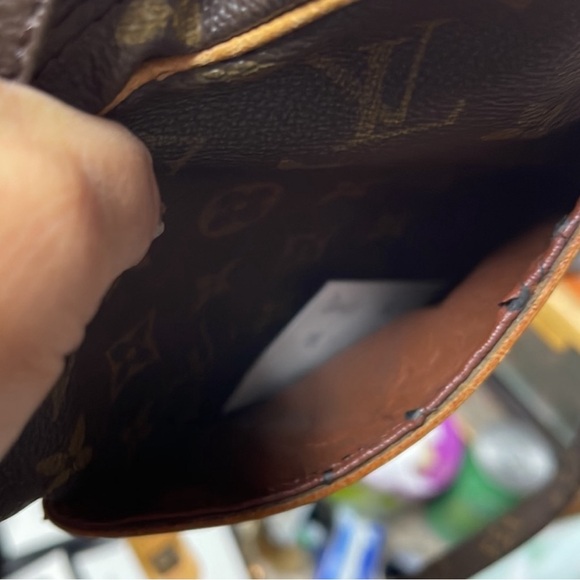 LV Amazon cross body - Picture 4 of 6